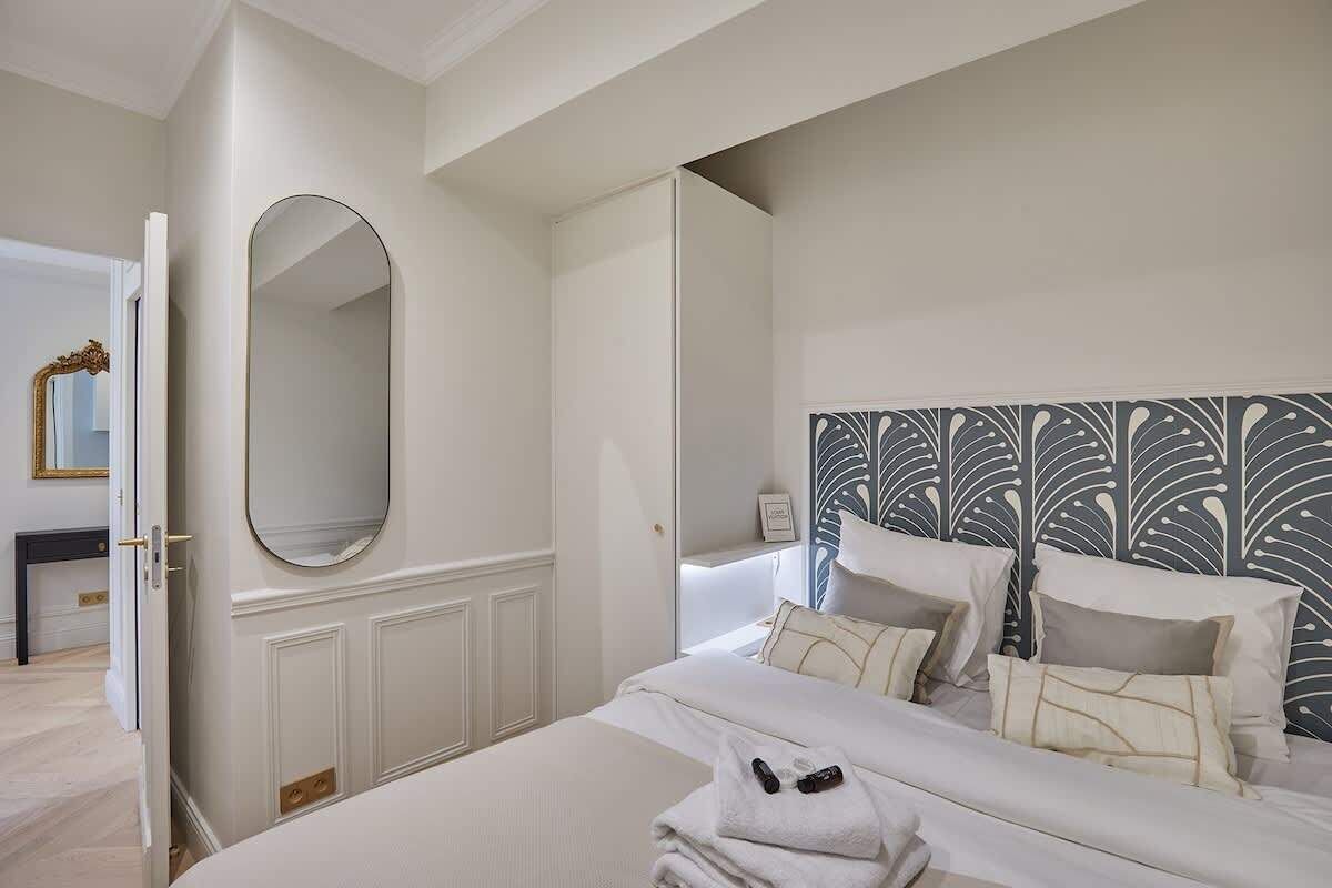 2 chambres, fer et planche à repasser, Wi-Fi, draps fournis