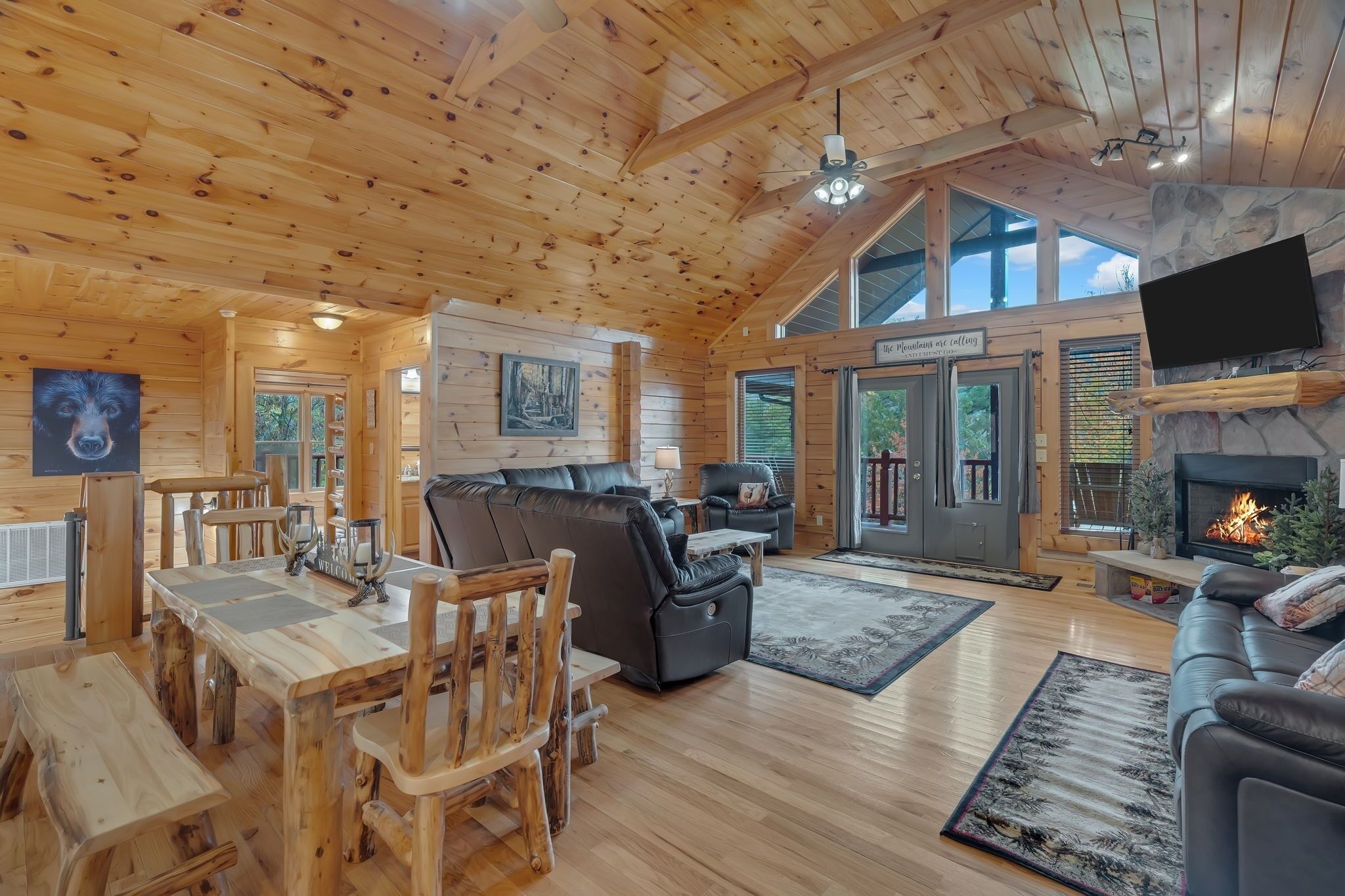 小屋, 4 间卧室 | 起居区 | 智能电视