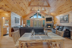 Cabin, 4 Bedrooms | Dining - Walden's Ridge Cabin 4 Bedroom Cabin (Sevierville)