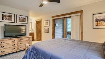 Leilighet, 2 soverom | 2 soverom, skrivebord for bærbar PC og strykejern/-brett