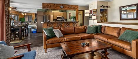 Stadtwohnung, 2 Schlafzimmer | Wohnbereich