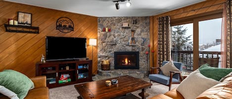 Townhome, 2 Bedrooms | Living area