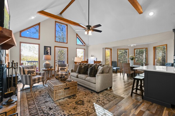 Cabin, 2 Bedrooms | Living area | Smart TV