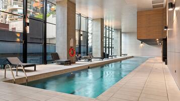 Alberca techada y alberca climatizada