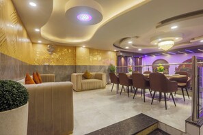 Coin salon dans le hall