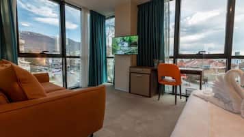Habitación Premium, vistas a la ciudad | Ropa de cama de alta calidad, minibar, escritorio