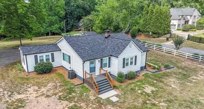 Kennesaw Cottage – Quiet Retreat
