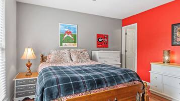 2 bedrooms, WiFi, bed sheets