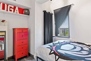 2 bedrooms, WiFi, bed sheets