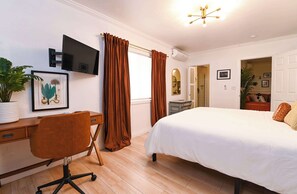 3 habitaciones, escritorio, tabla de planchar con plancha y wifi 