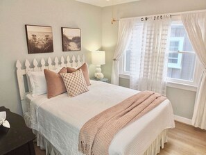 3 chambres, fer et planche à repasser, lit de bébé portatif, Wi-Fi