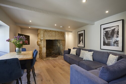 The Hideaway - Sleeps 6