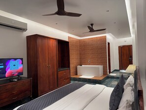 Bureau, fer et planche à repasser, Wi-Fi gratuit