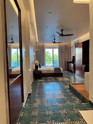Chambre Double Premium, 1 lit double, bain à remous, vue piscine