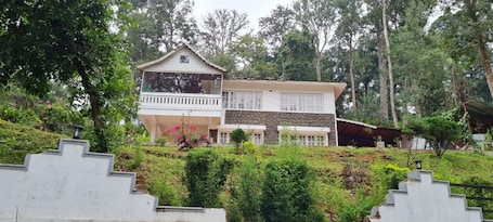 Fachada de la propiedad