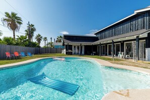 Pool - Month Long Stays 3 Bdr | Pool | Pets | Sleeps 10 (Port Aransas)