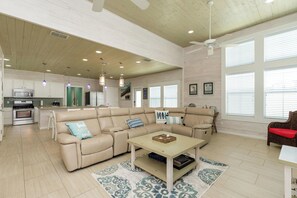 Unclassified image, 4 of 50, button