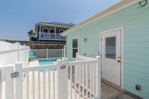 Property grounds - Long Term Stays | 2 bedroom | Pets & Pool (Port Aransas)