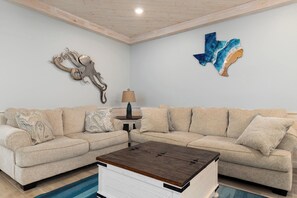 TV, offices - Month Long Stays 3 Bdr | Pool | Pets | Sleeps 9 (Port Aransas)