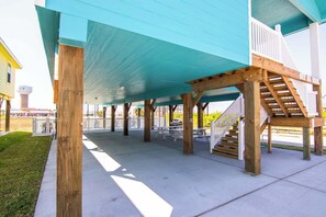 Terrace/patio - Off da Hook Private Heated Pool | Pet Friendly (Port Aransas)