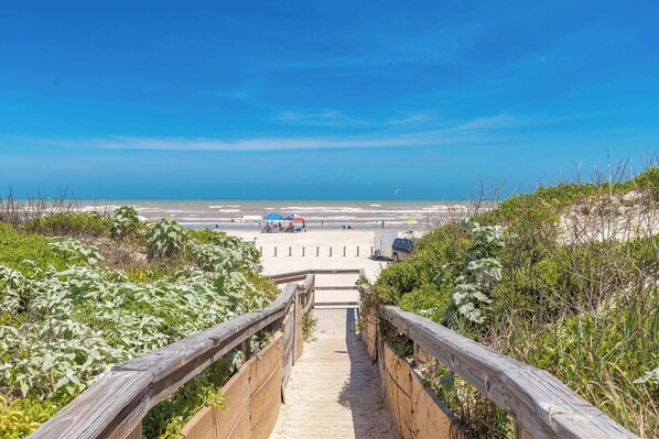 On the beach - Ocean Views | Long Term STays (Port Aransas)