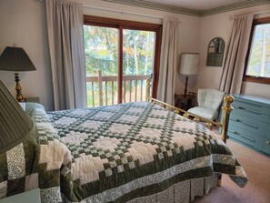 3 bedrooms, desk, iron/ironing board, free WiFi