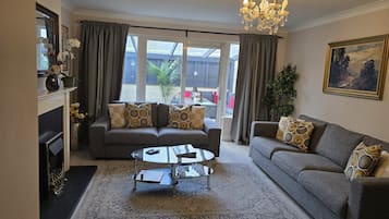 Smart TV, fireplace, computer monitors