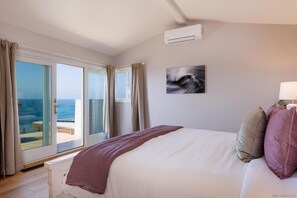 5 bedrooms, iron/ironing board, free WiFi, bed sheets - Oceanfront Luxury with Pool/Spa, Beach Access (Encinitas)