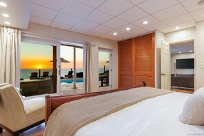 5 bedrooms, iron/ironing board, free WiFi, bed sheets - Oceanfront Luxury with Pool/Spa, Beach Access (Encinitas)