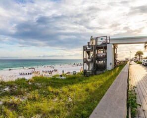 Beach nearby, sun-loungers, beach towels