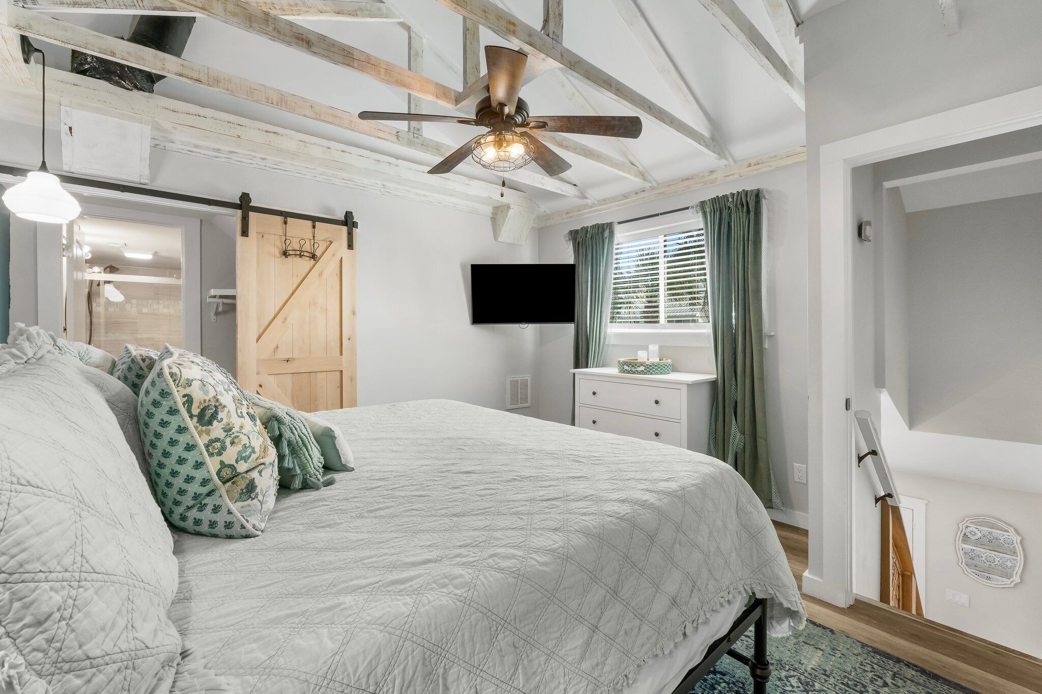 2 bedrooms, iron/ironing board, travel crib, free WiFi