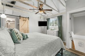 2 soverom, strykejern/-brett, reiseseng for barn og wi-fi (inkludert)