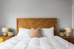 2 habitaciones, tabla de planchar con plancha, wifi y ropa de cama