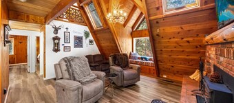 Fox Den Lodge: Your Cozy Mountain Haven w/ game room & Spa