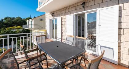 Beautiful 2-Bedroom Apartment with Balcony and Sea View.