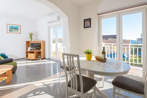 Beautiful 2-Bedroom Apartment with Balcony and Sea View.