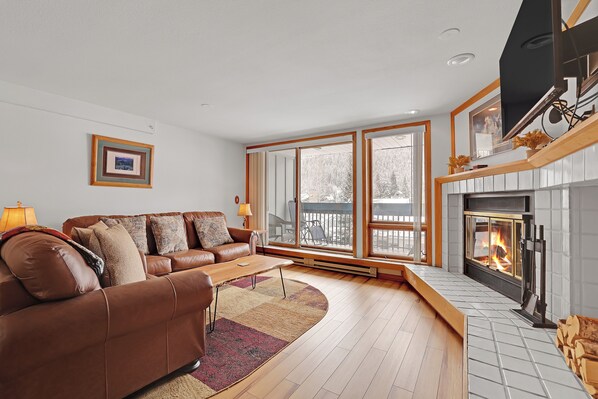 TV - Peru Lift Cozy Condo! (Keystone)