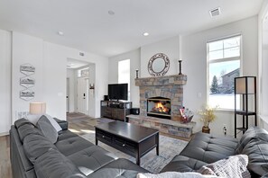 Télévision, cheminée