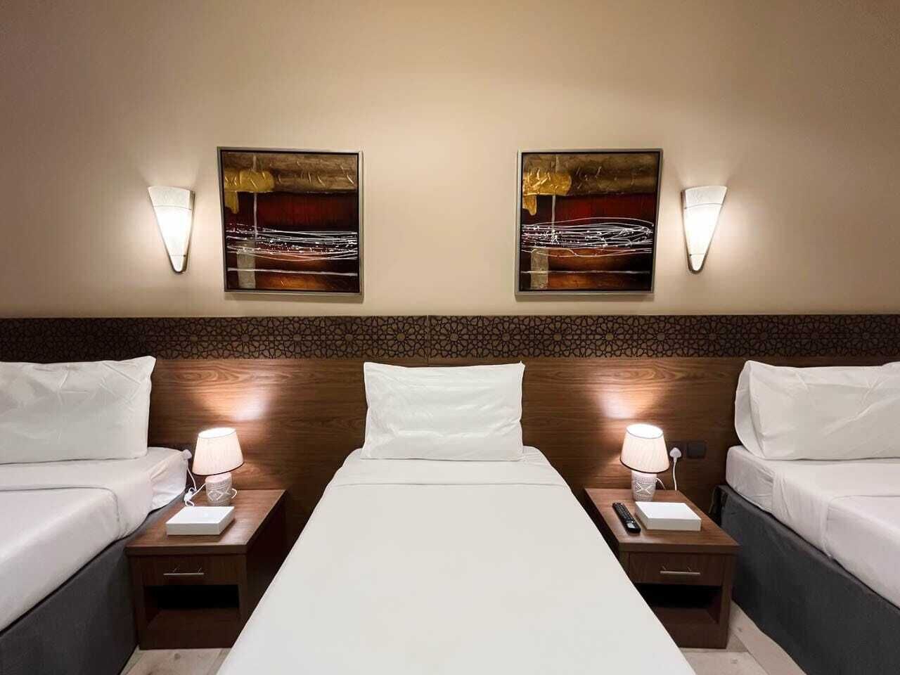 Basic-Dreibettzimmer, Stadtblick | Kostenloses WLAN