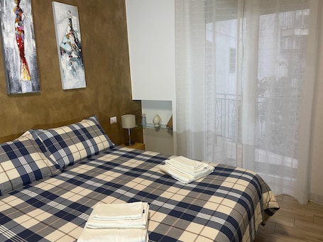 Ropa de cama hipoalergénica y escritorio