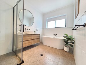 Douche, serviettes fournies