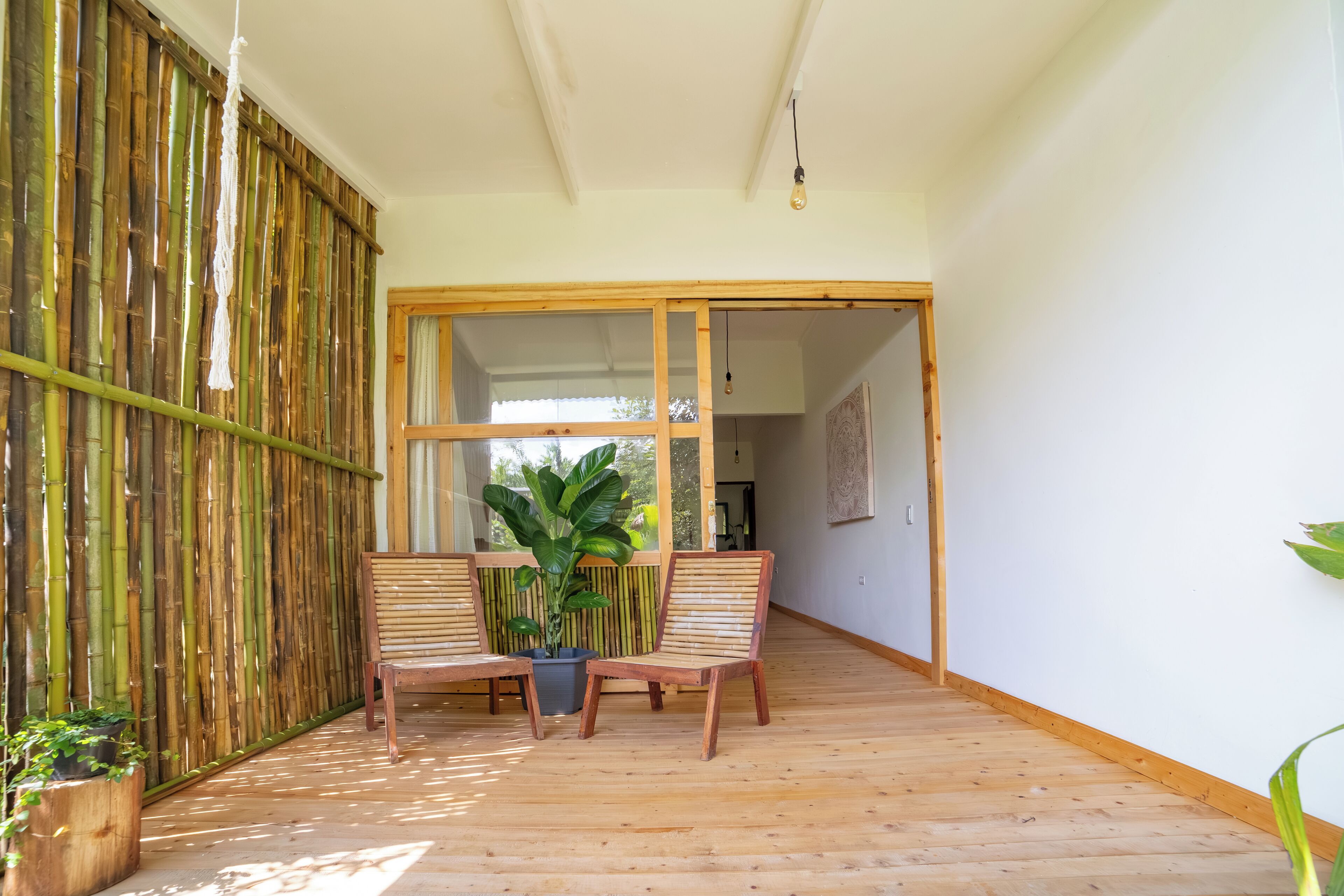 Double Room, Balcony, Garden View | Living area