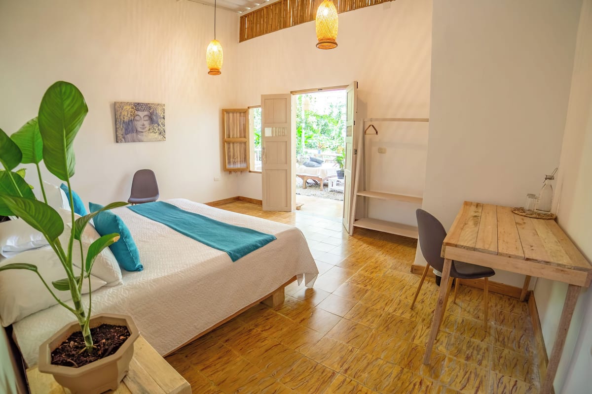 Double Room, 1 King Bed, Garden View | Free WiFi