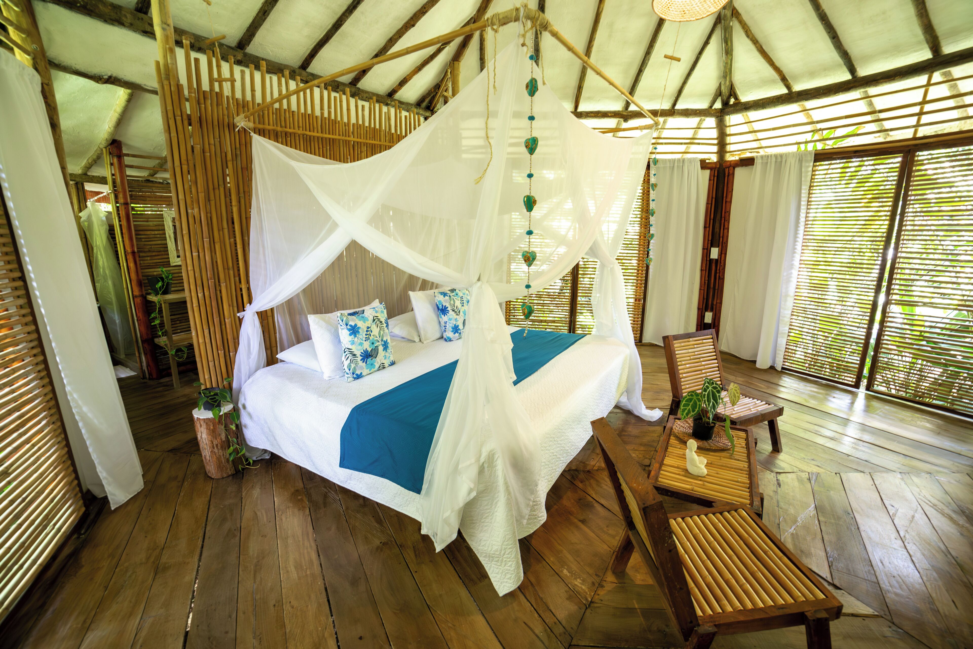 Luxury Double Room, 1 King Bed, Balcony, Garden View