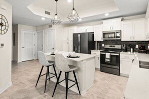 Mikrowelle, Ofen, Herdplatte, Geschirrspüler