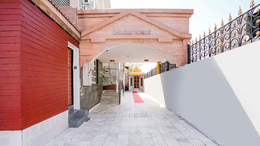 HOTEL REST AND PEACE