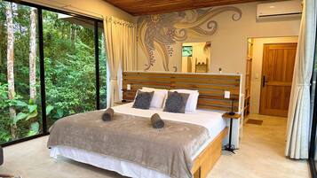 1 bedroom, desk, travel cot, free WiFi