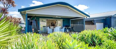 屋外ダイニングエリア