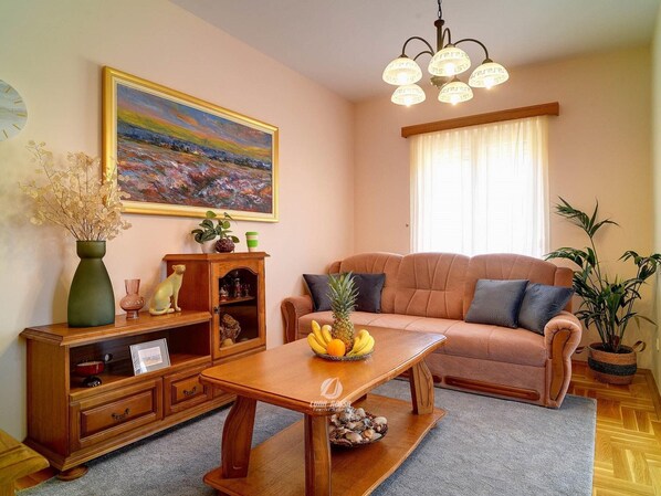 Apartment | Living area - Apartment in Medulin Near Beach (Medulin)
