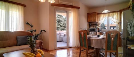 Apartment | Living room